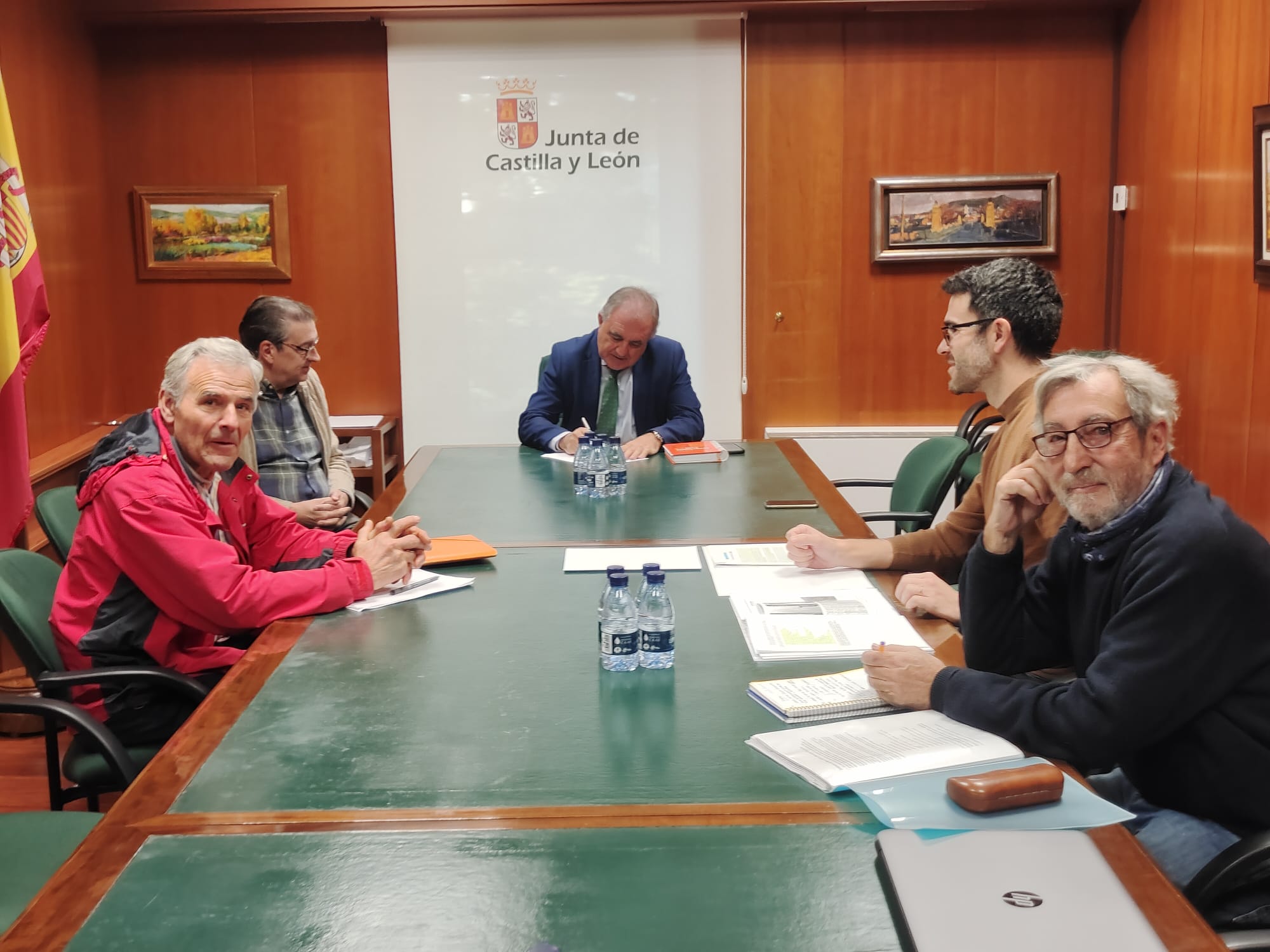 La Mesa Eólica pide a la Junta que evite las macro centrales energéticas en el norte de Palencia