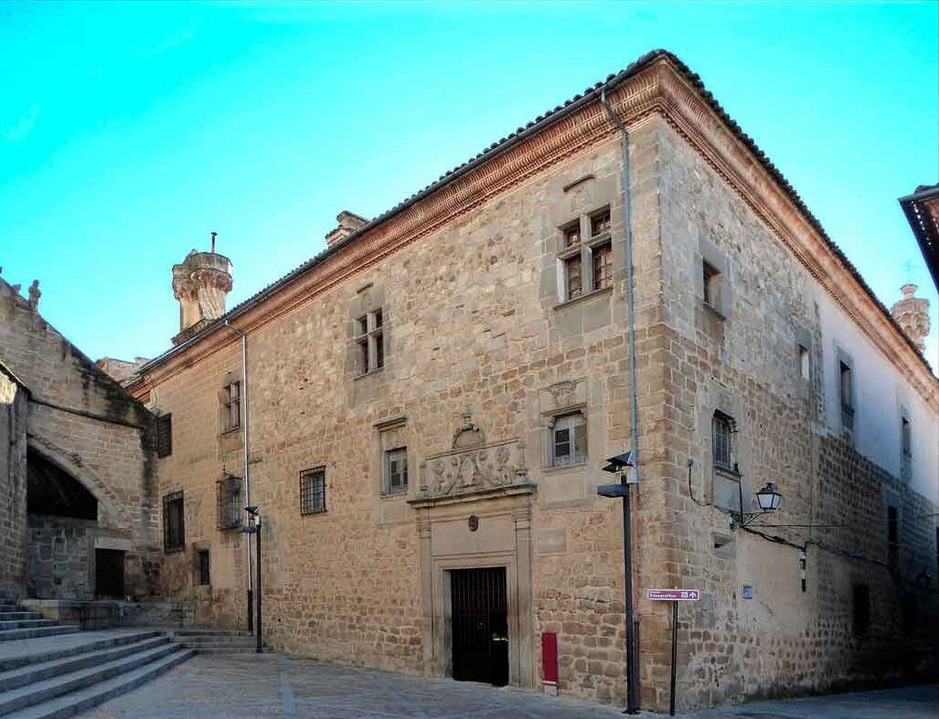 Fachada del Palacio Episcopal de Plasencia.