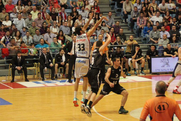 Alberto Corbacho ha firmado por dos temporadas con el equipo gallego