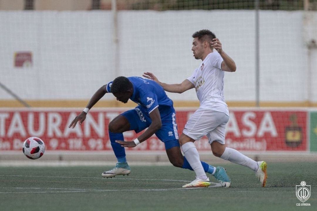Javi Medina ante el Xerez DFC..