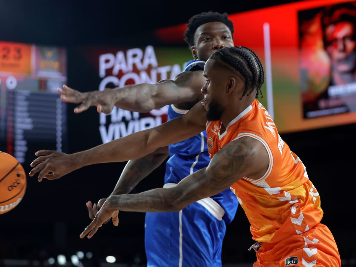 Valencia Basket supera a un UCAM Murcia desaparecido (110-84)
