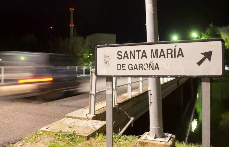 Acceso a la central nuclear de Garoña