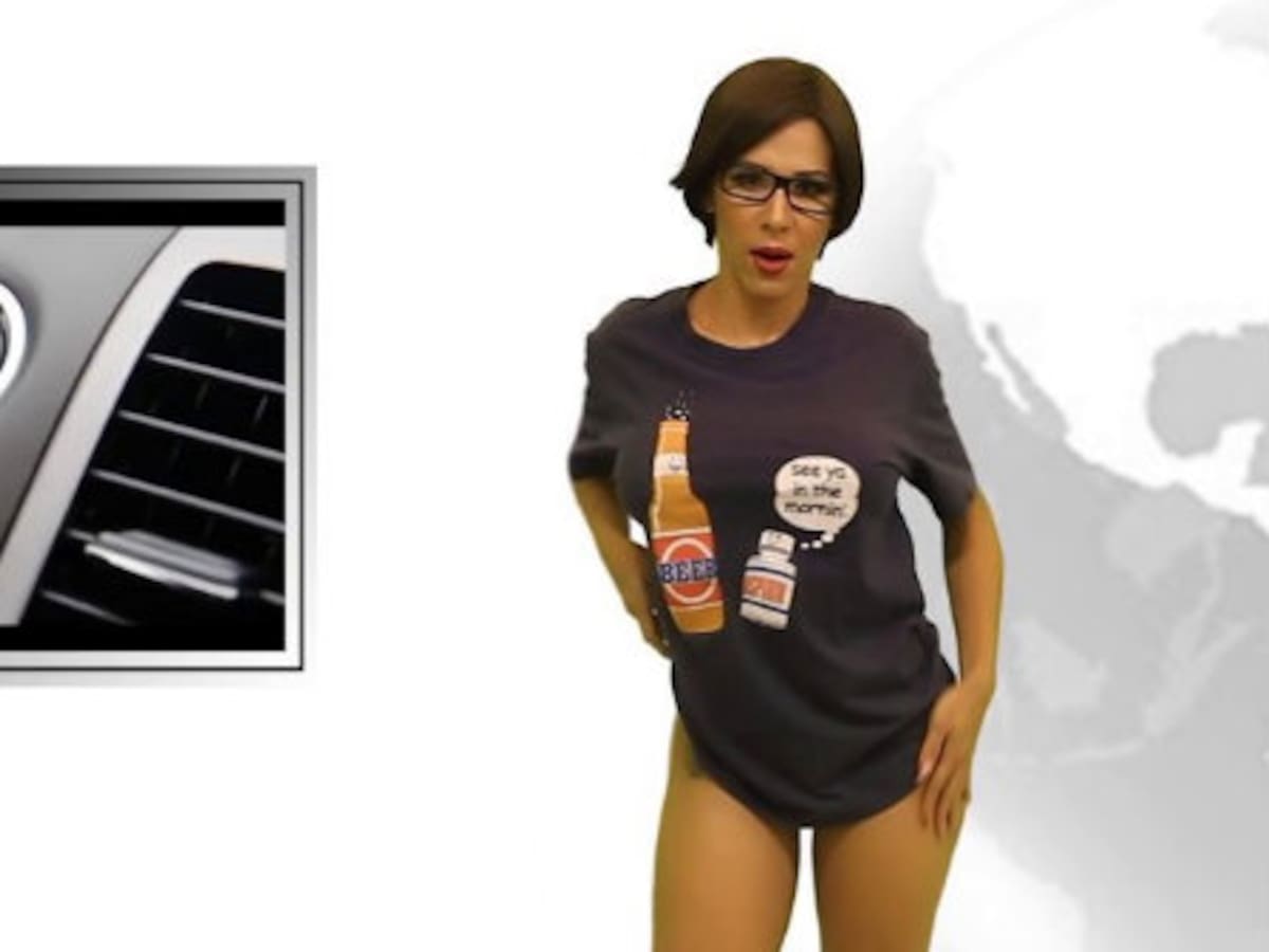 Una presentadora desnuda para hablar del Mundial