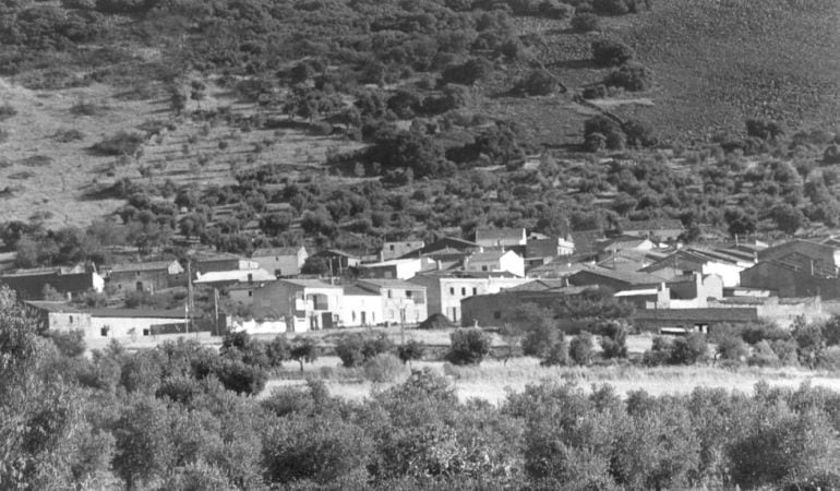 Vista de Puerto Hurraco durante los años noventa.