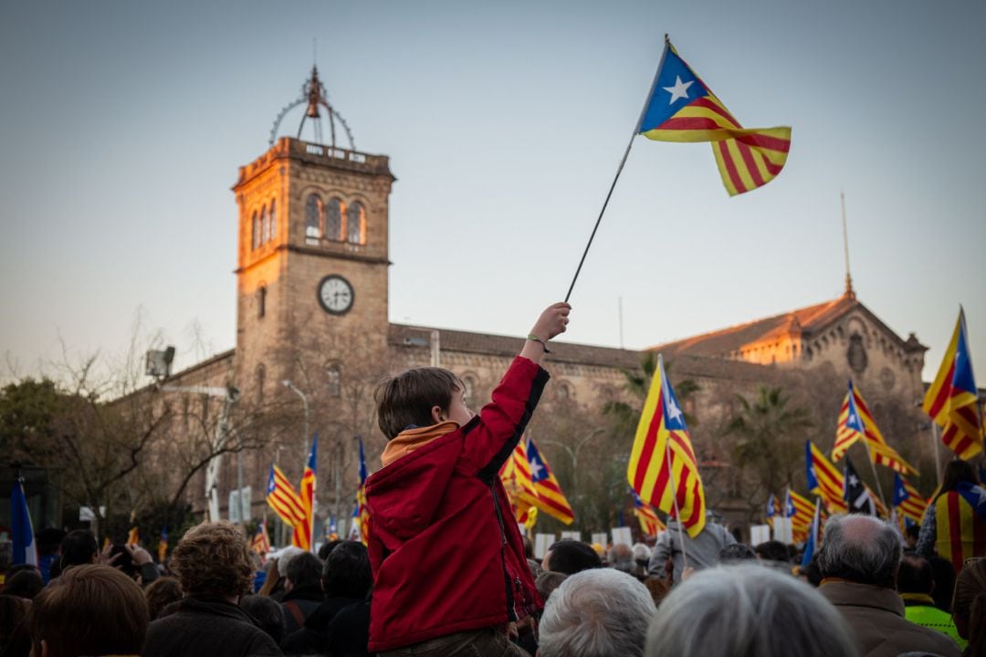 Protesta convocada por partidos y entidades soberanistas contra el juicio del 1-O.