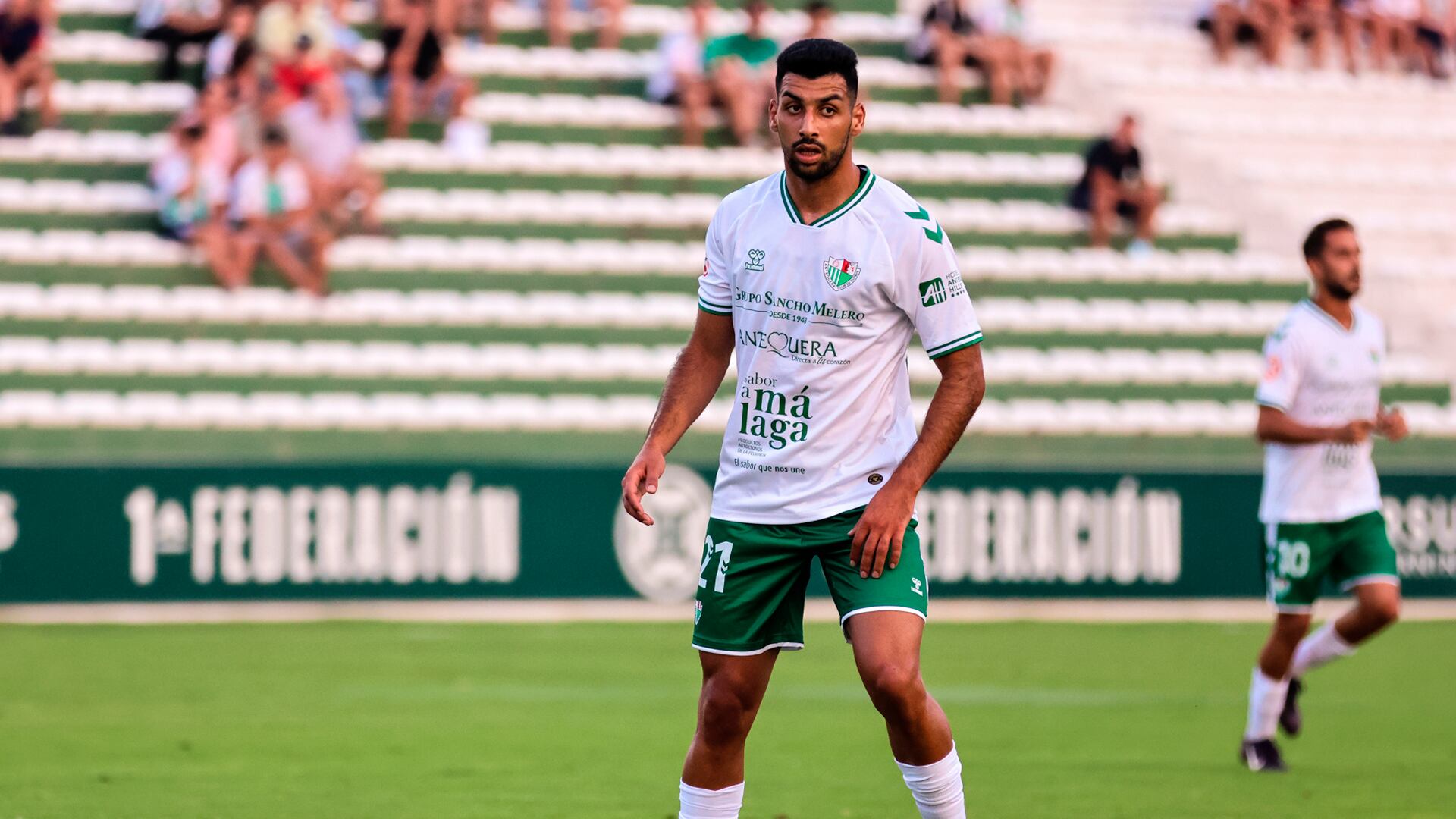 Osama Chit en el amistoso entre el Antequera CF y el Xerez CD