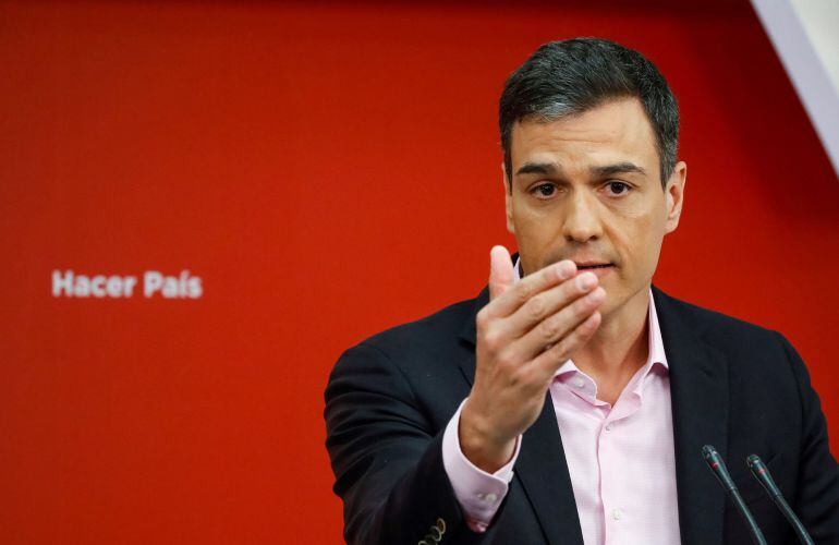 El Secretario General del PSOE Pedro Sánchez, durante la rueda de prensa en la sede del partido en Madrid