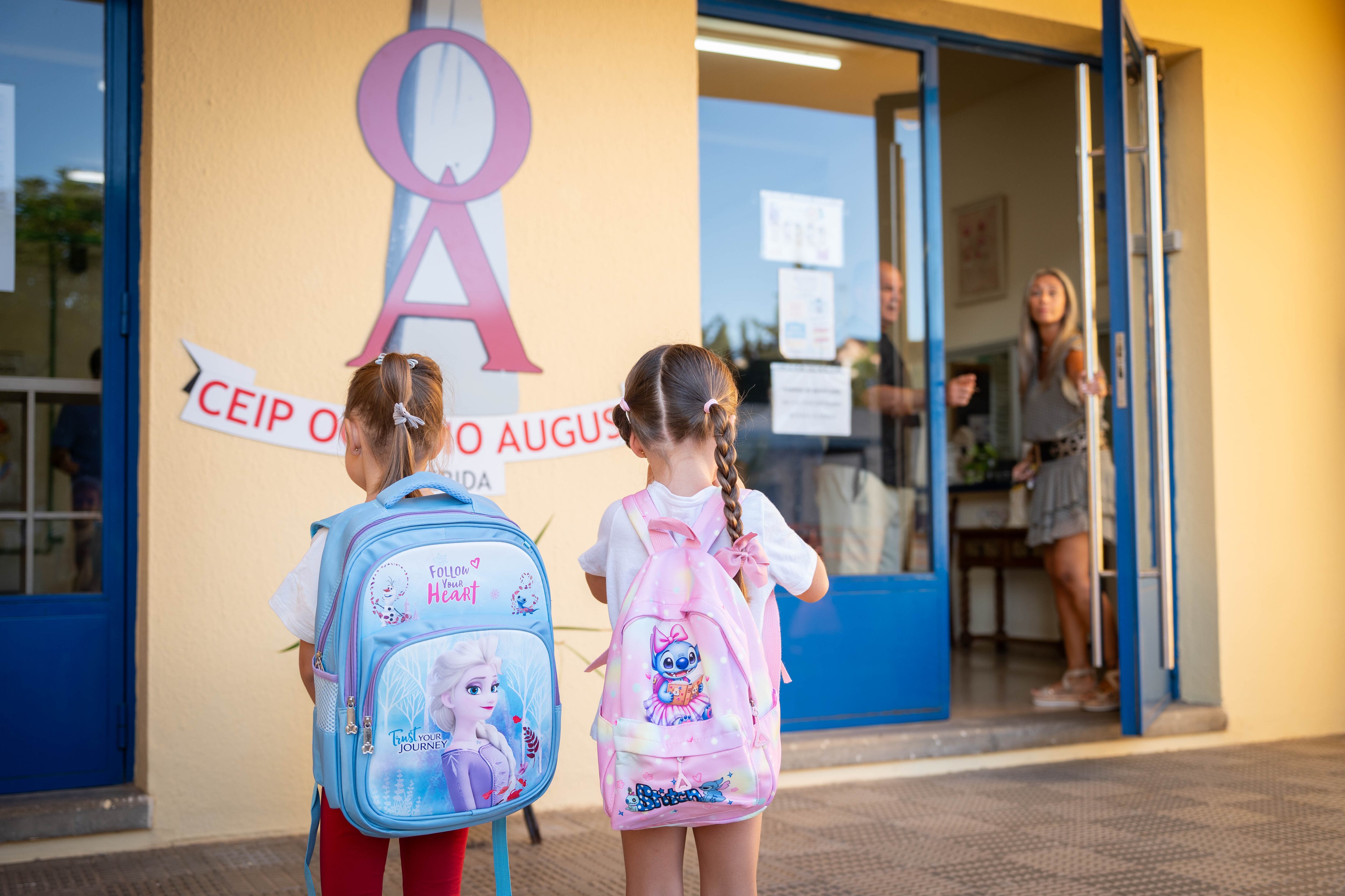 Los coles abren sus puestas con normalidad, a excepción del CEE Casa de la madre, donde la falta de transporte ha afectado la presencia de alumnado. Ayto. Mérida