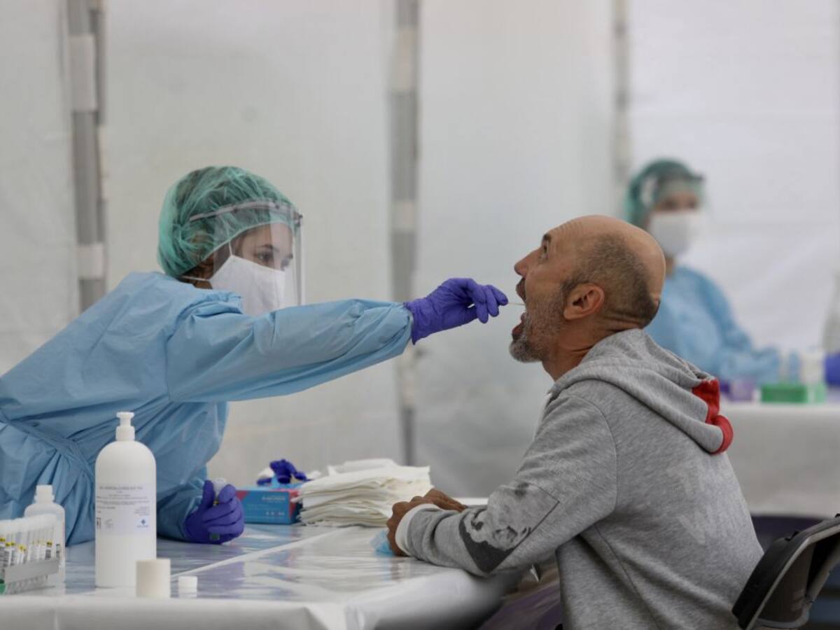 Asturias marca un nuevo techo con 394 positivos y suma siete muertos por COVID-19