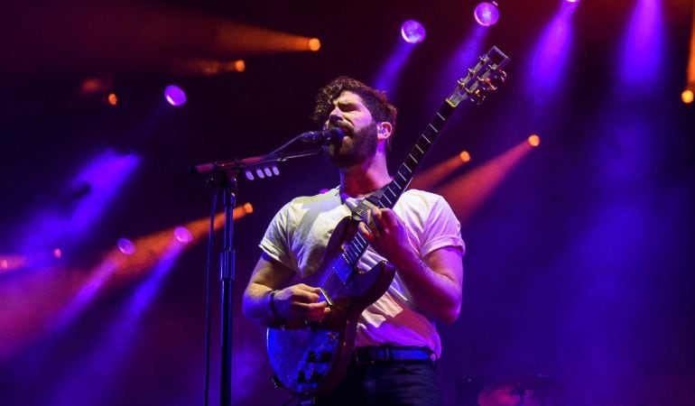 Yannis Philippakis, vocalista de la banda Foals.