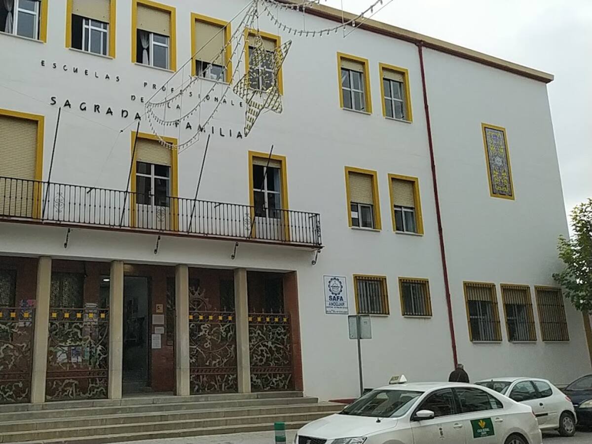 El Centro SAFA de Andújar acoge la presentación del Cartel y Pregón de la Semana Santa Chica