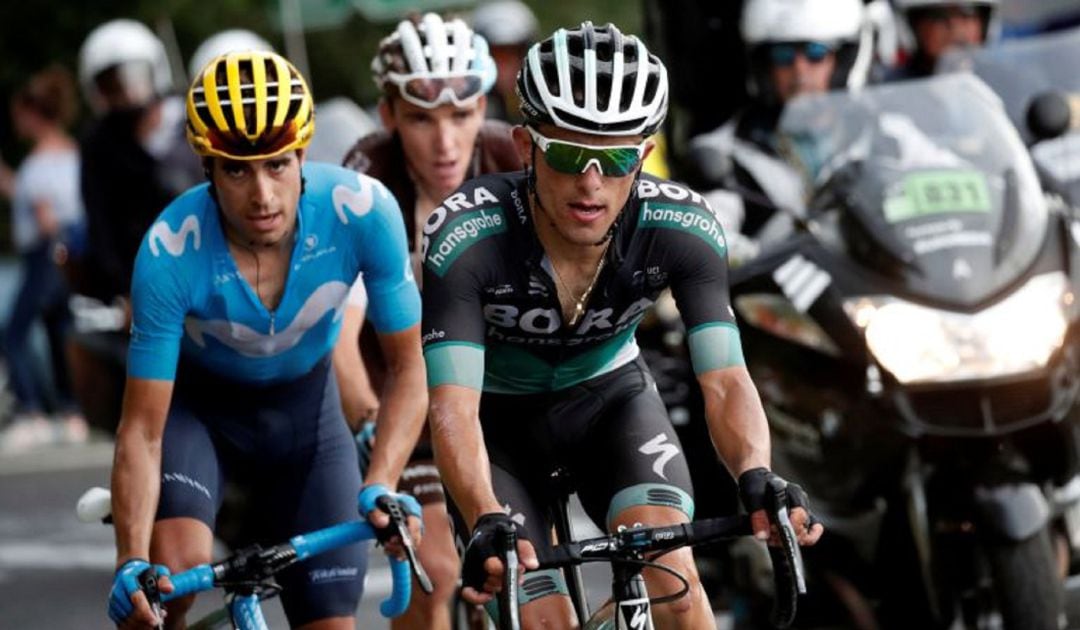 Mikel Landa, durante una etapa del Tour de Francia junto a Romain Bardet.