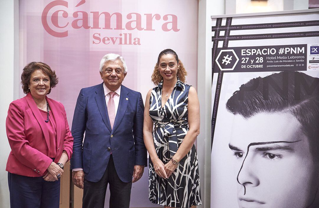 Desde laizquierda, Carmen Castreño, Francisco Herrrero y Manuela Montes