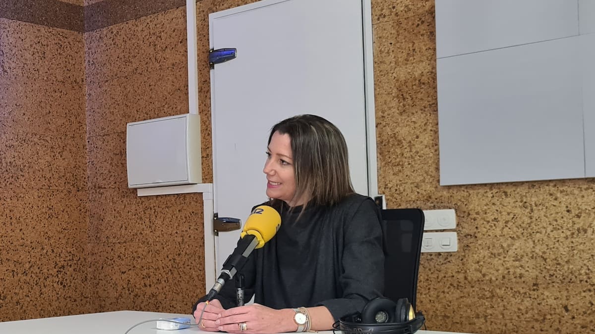 Lara Méndez:" Somos de izquierdas, pero ese no es paraguas para que todo lo haga la administración"