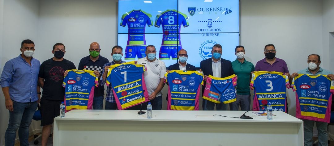 La Diputación provincial, que también patrocina al Ourense Rugby, ha acogido la presentación de la nueva equipación