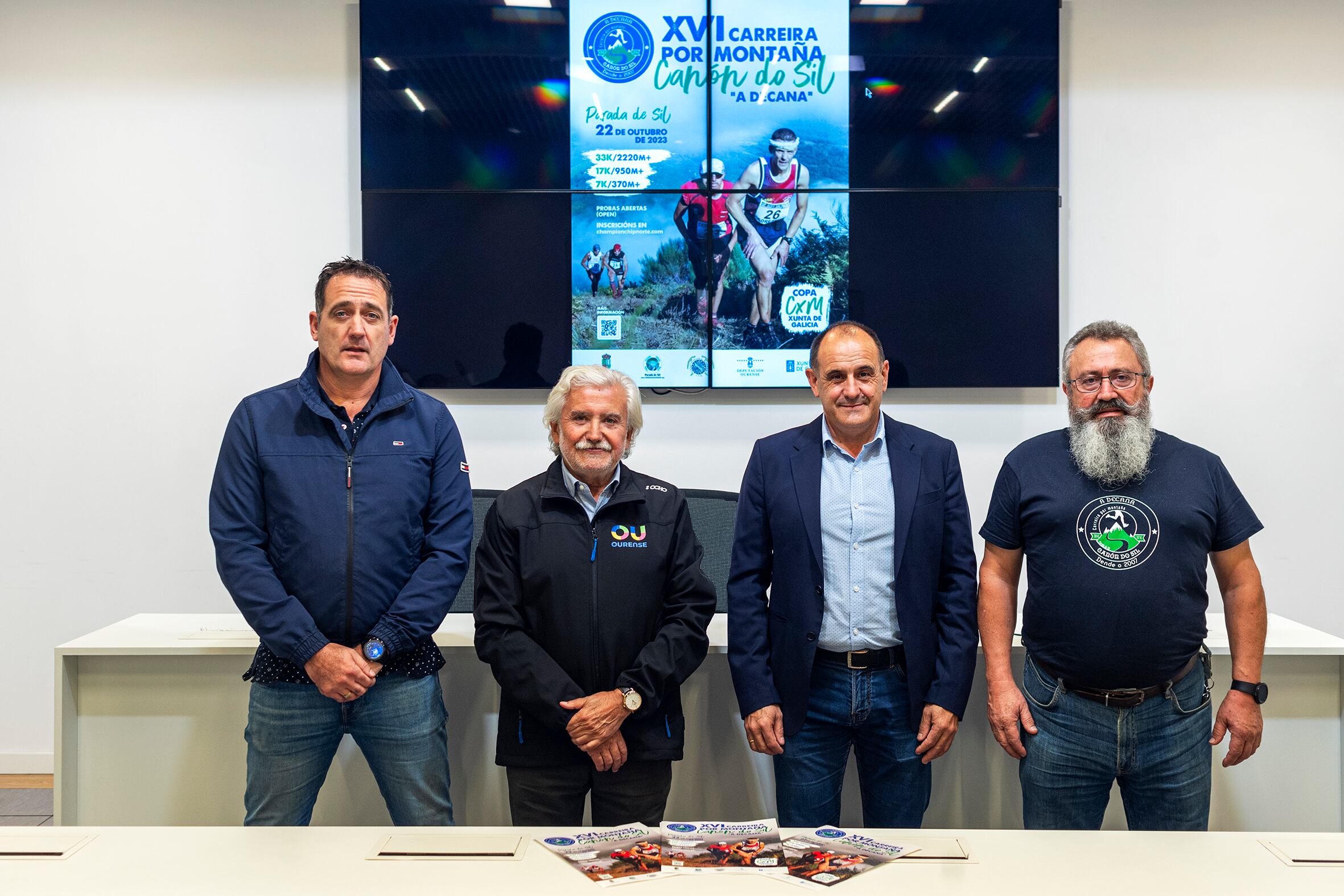 Presentación da XVI carreira de montaña &quot;Canón do Sil&quot; a celebrar en Parada de Sil. Participan Rosendo Fernández (Presidenta do INORDE), José Aquilino Domínguez Díaz (Alcalde de Parada de Sil), Manuel Pérez González (Xefe territorial de deportes da Xunta en Ourense) e Xosé Antón Vázquez Pérez (Presidenta do Clube de Montaña Ribeira Sacra e organizador da proba).