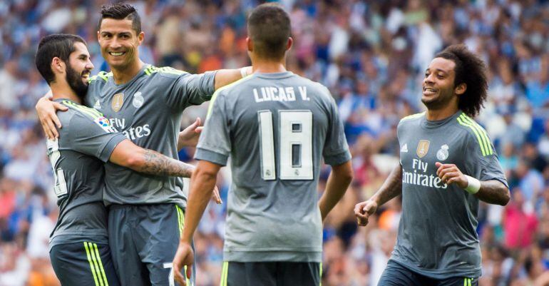 Los jugadores del Real Madrid celebran uno de los cinco goles de Cristiano al Espanyol.