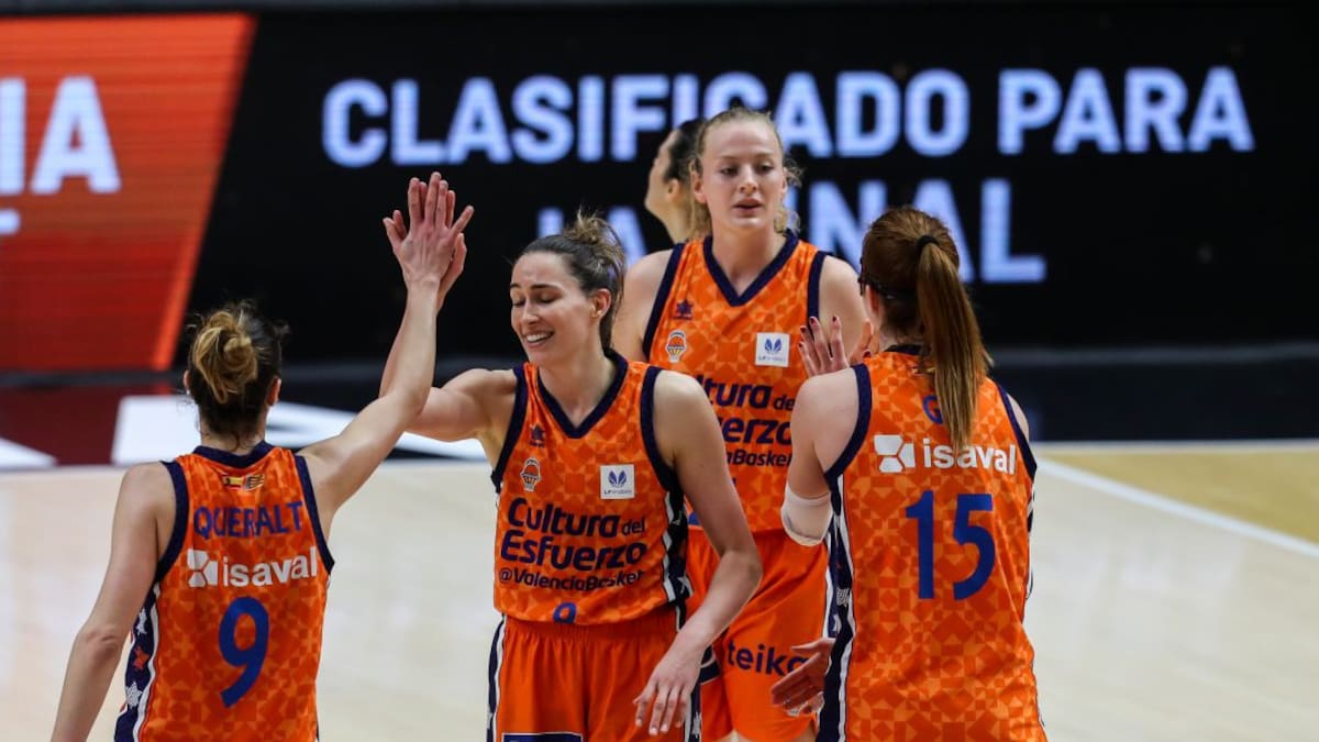 Queralt Casas le da la primera victoria a Valencia Basket en la Euroliga femenina