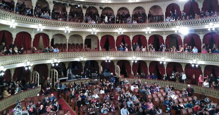Imagen del Teatro Falla de Cádiz durante las preliminartes del Concurso de Carnaval