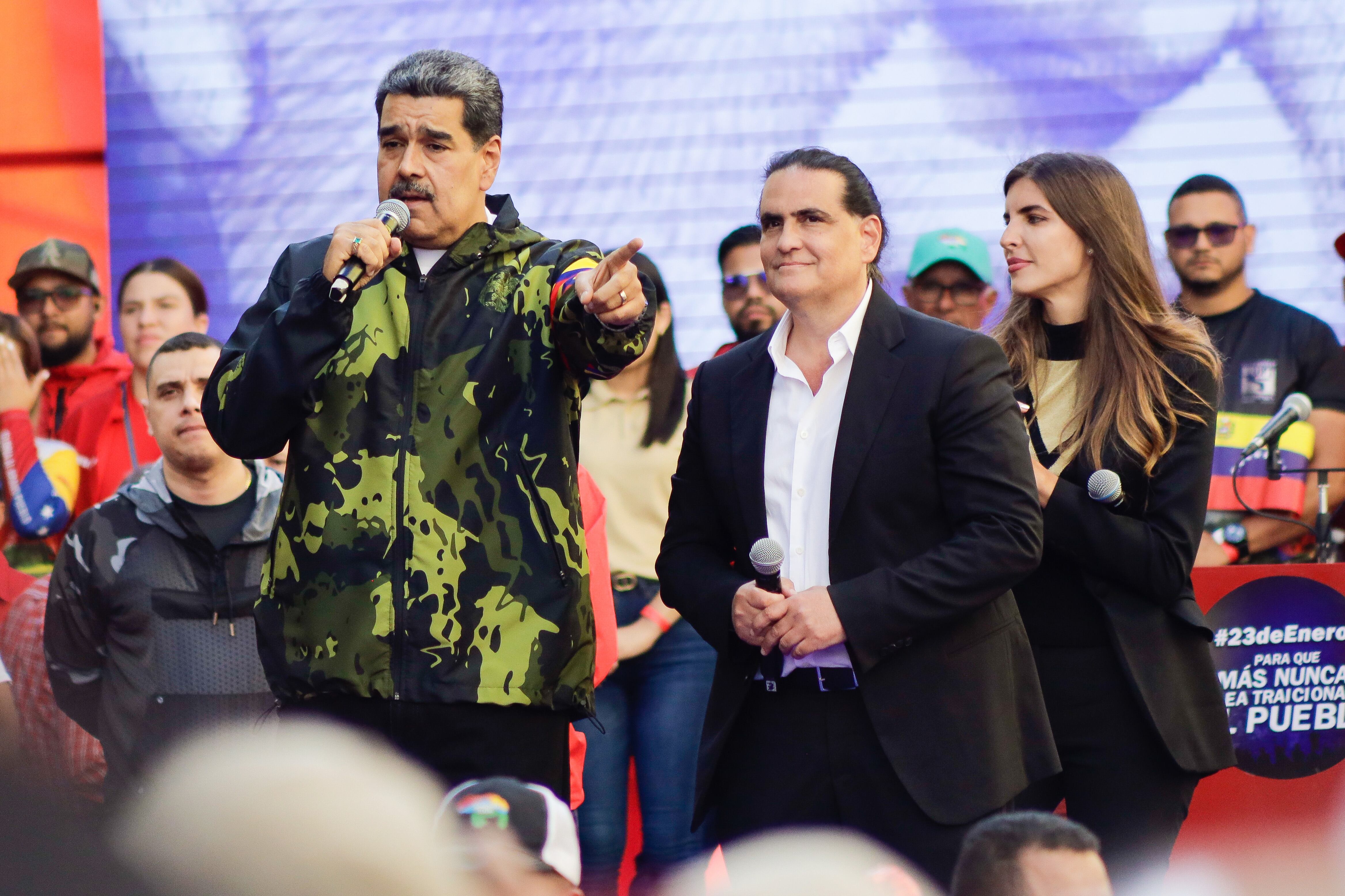Alex Saab junto a Nicolás Maduro en un acto en Venezuela.