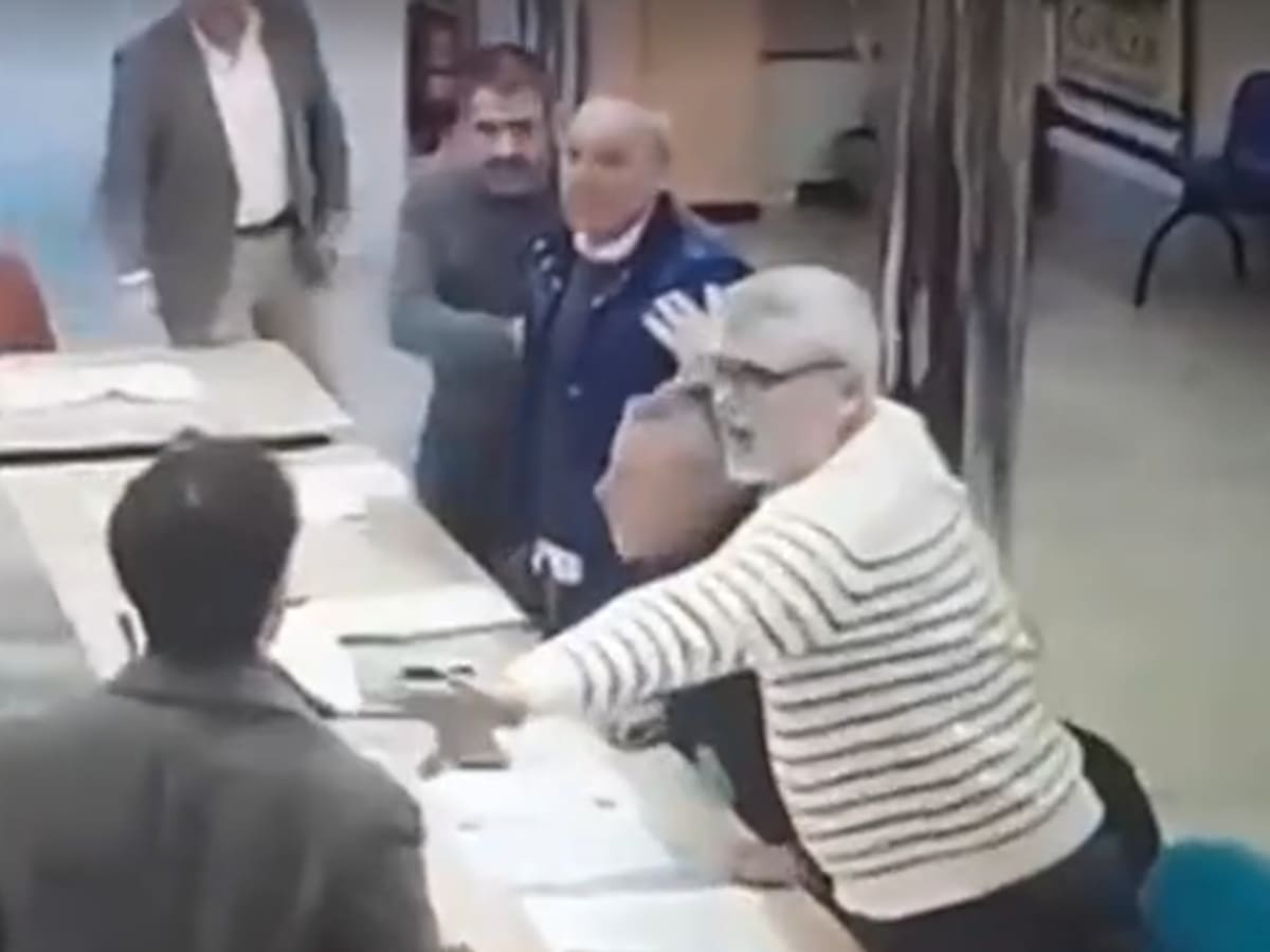 Vox denuncia a un concejal del PSOE en Aranjuez por lanzarle un vaso tras llamarle "fascista"