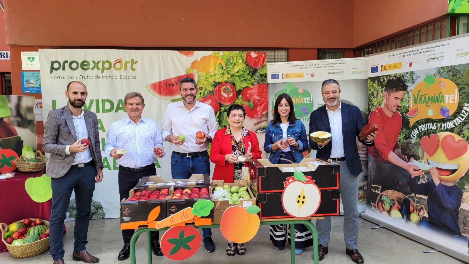 El consejero en funciones, durante el acto de presentación de la campaña de promoción del consumo de fruta y verdura entre los escolares