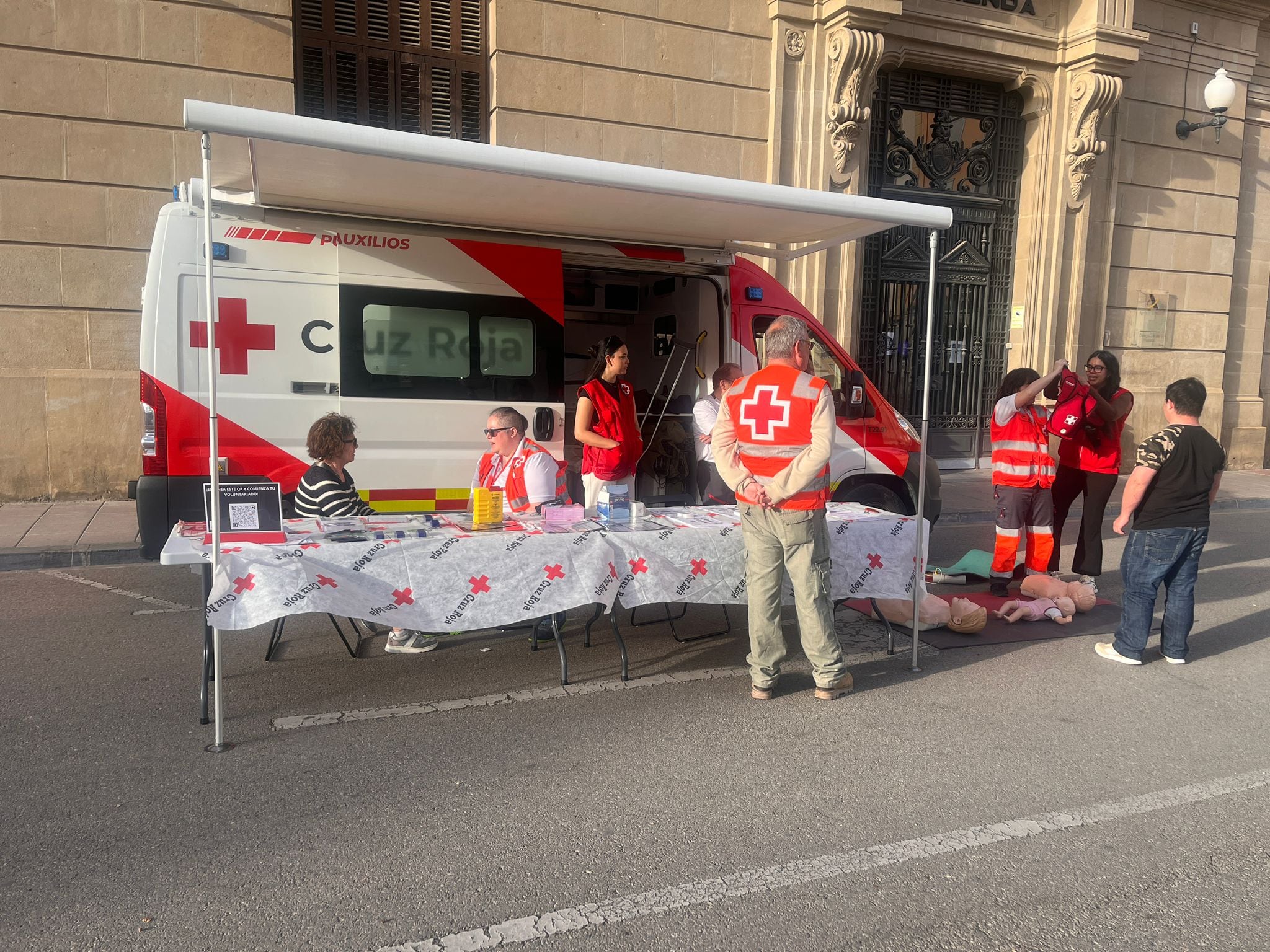 Stand de Cruz Roja en Huesca