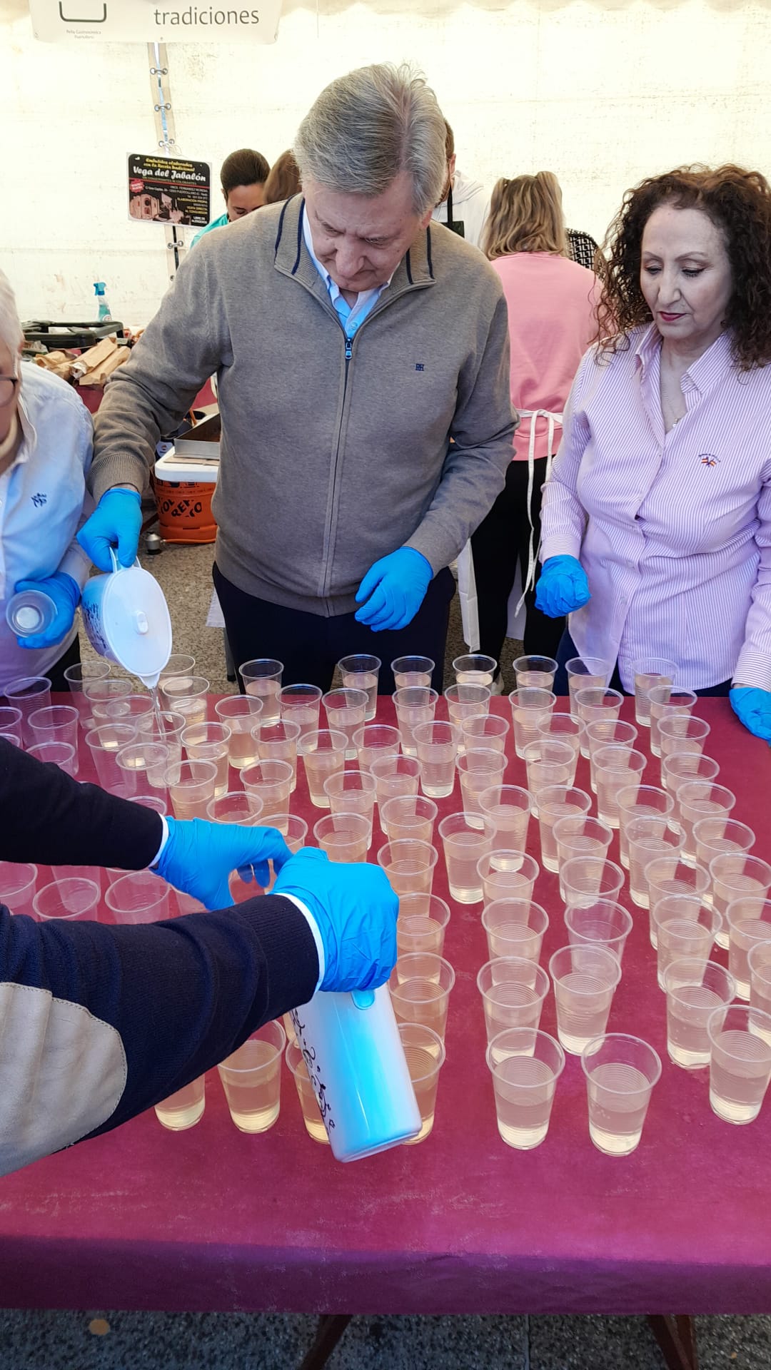 Reparto de limonada en Puertollano