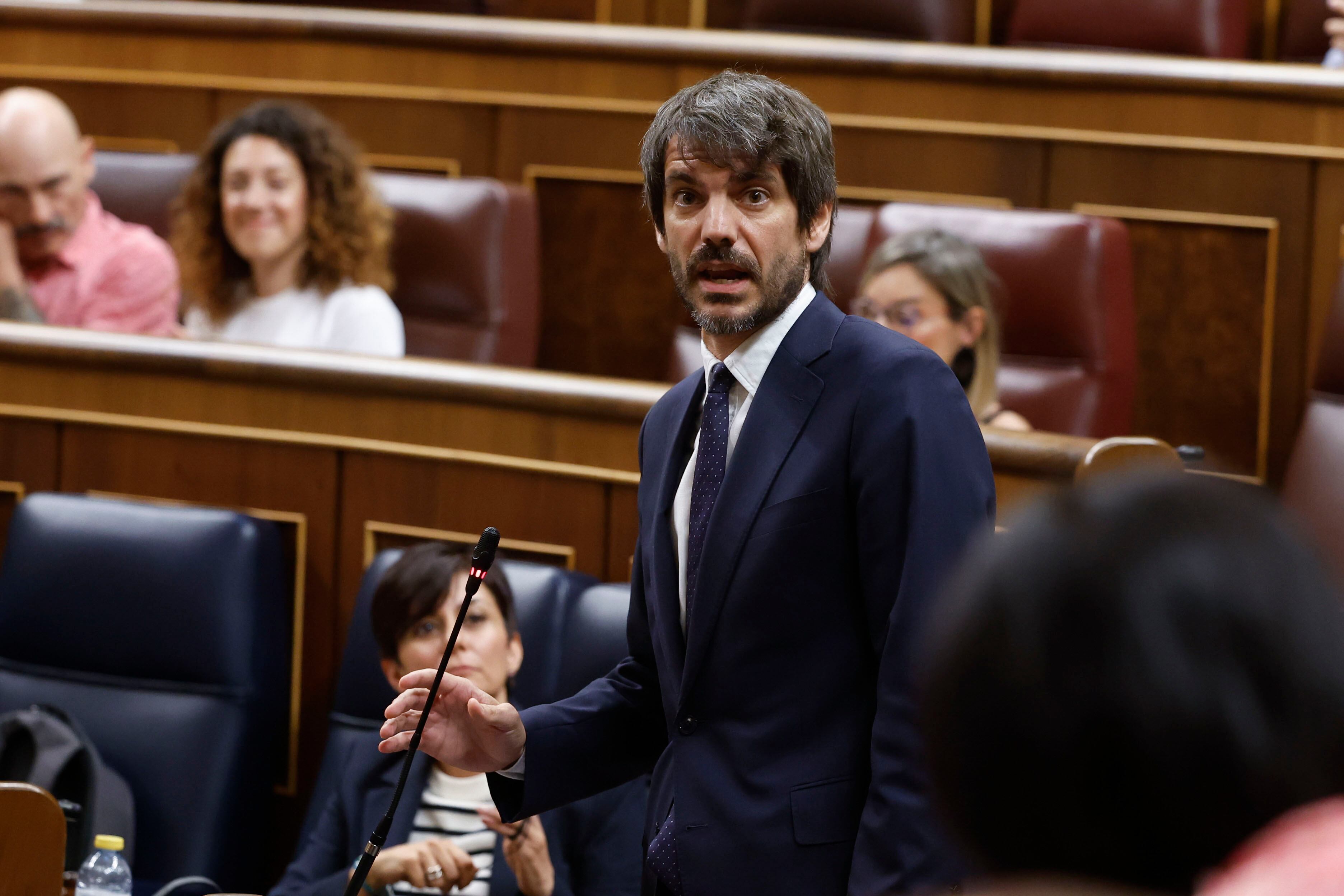 MADRID, 11/06/2025.- El ministro de Cultura, Ernest Urtasun, durante su intervención en la sesión de control al Gobierno este miércoles en el Congreso. EFE/ JUAN CARLOS HIDALGO