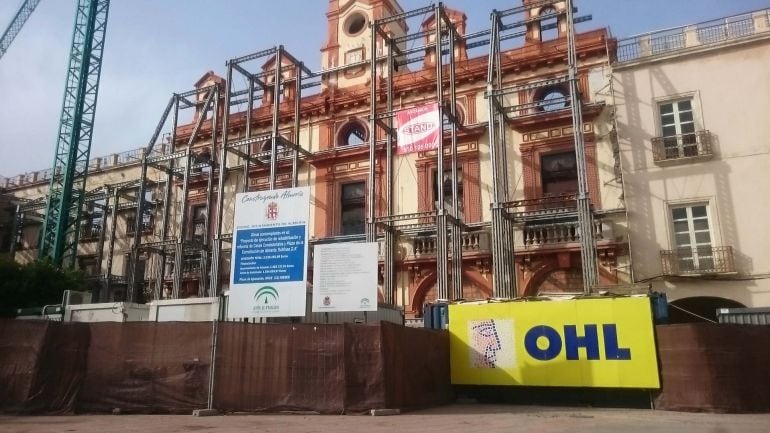 OHL pide la tercera prórroga para terminar las obras de la Plaza Vieja.