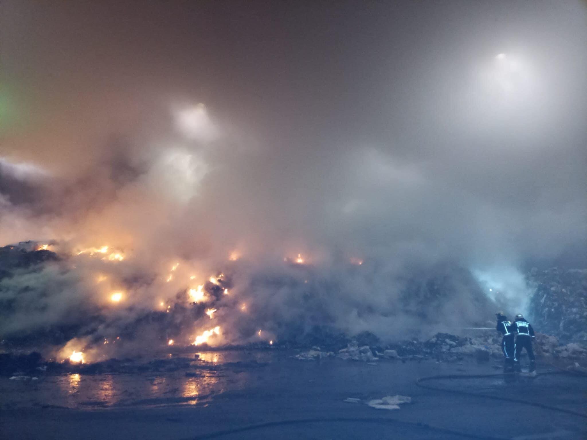 Intervención del SEIS en la planta de tratamiento de residuos de Córdoba