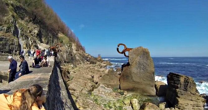 El Peine del Viento es uno de los lugares más visitados de San Sebastián