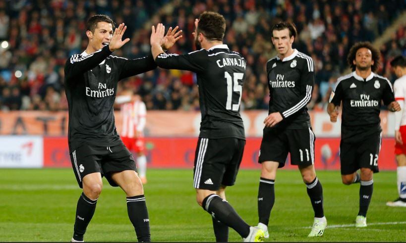 Cristiano celebró dos goles en Almería.