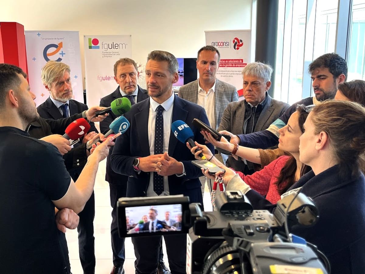 Proconsi forma a 10 jóvenes en un programa de alta cualificación con la ayuda de la Junta