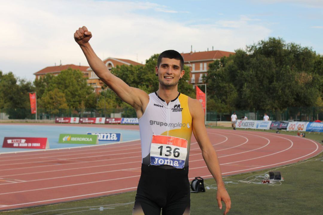 Asier Martínez celebrando el título de campeón de España 