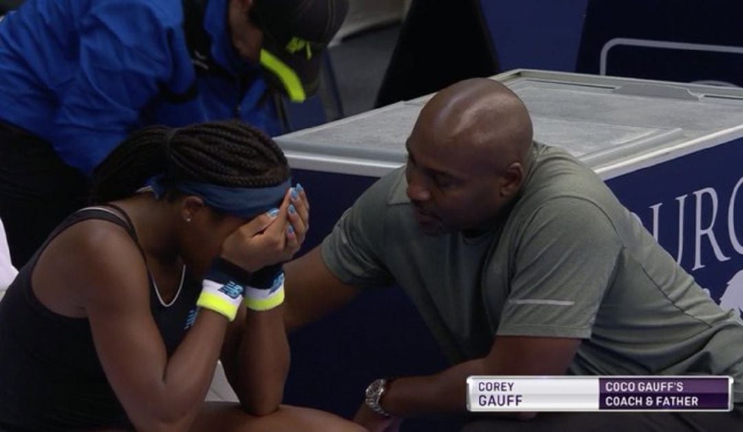 Coco Gauff llorando durante el encuentro ante Blinkova.