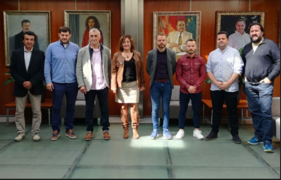 La consellera, Fanny Tur con representantes de equipos pitiusos