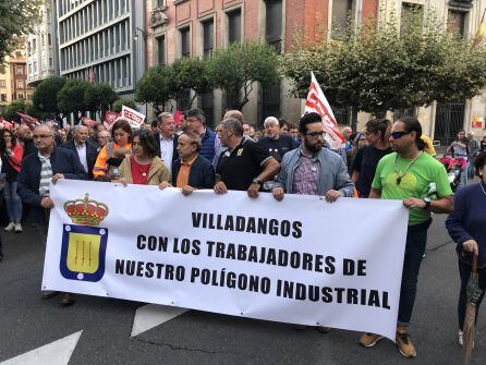 El Ayuntamiento de Villadangos quiso hacerse visible en la manifestación