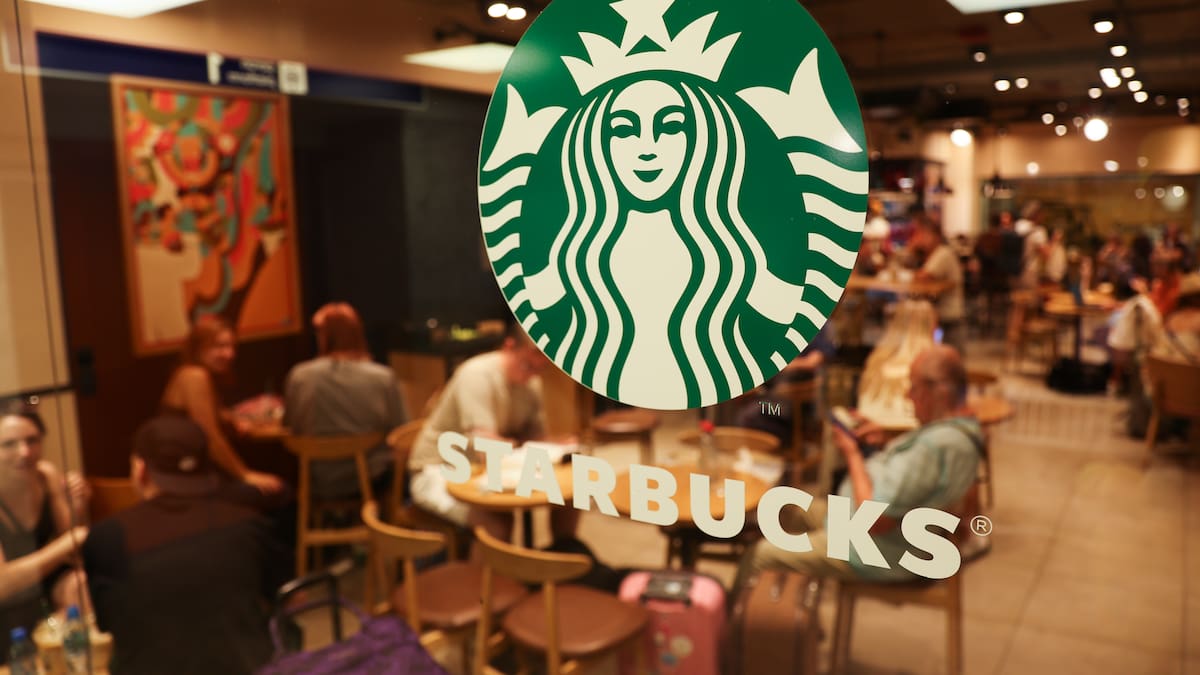 Starbucks anuncia un cambio histórico en sus establecimientos y prohibirá hacer esto a partir de ahora