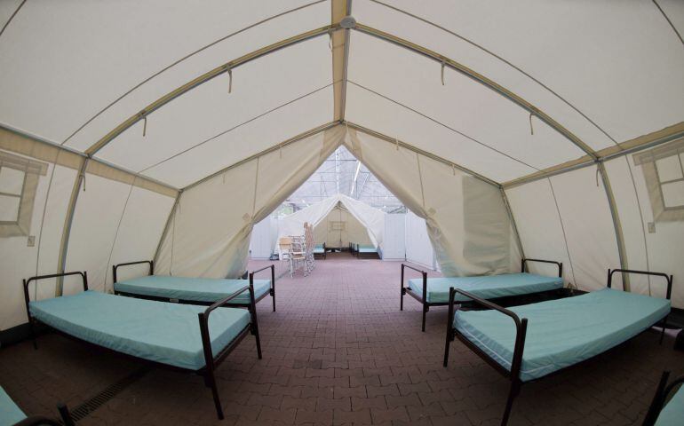 Vista de una antigua tienda de bricolaje convertida en centro de refugiados en Hannover, Alemania