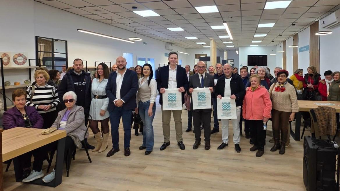 Momento de la inauguración de MercaMayor Campillo de Arenas