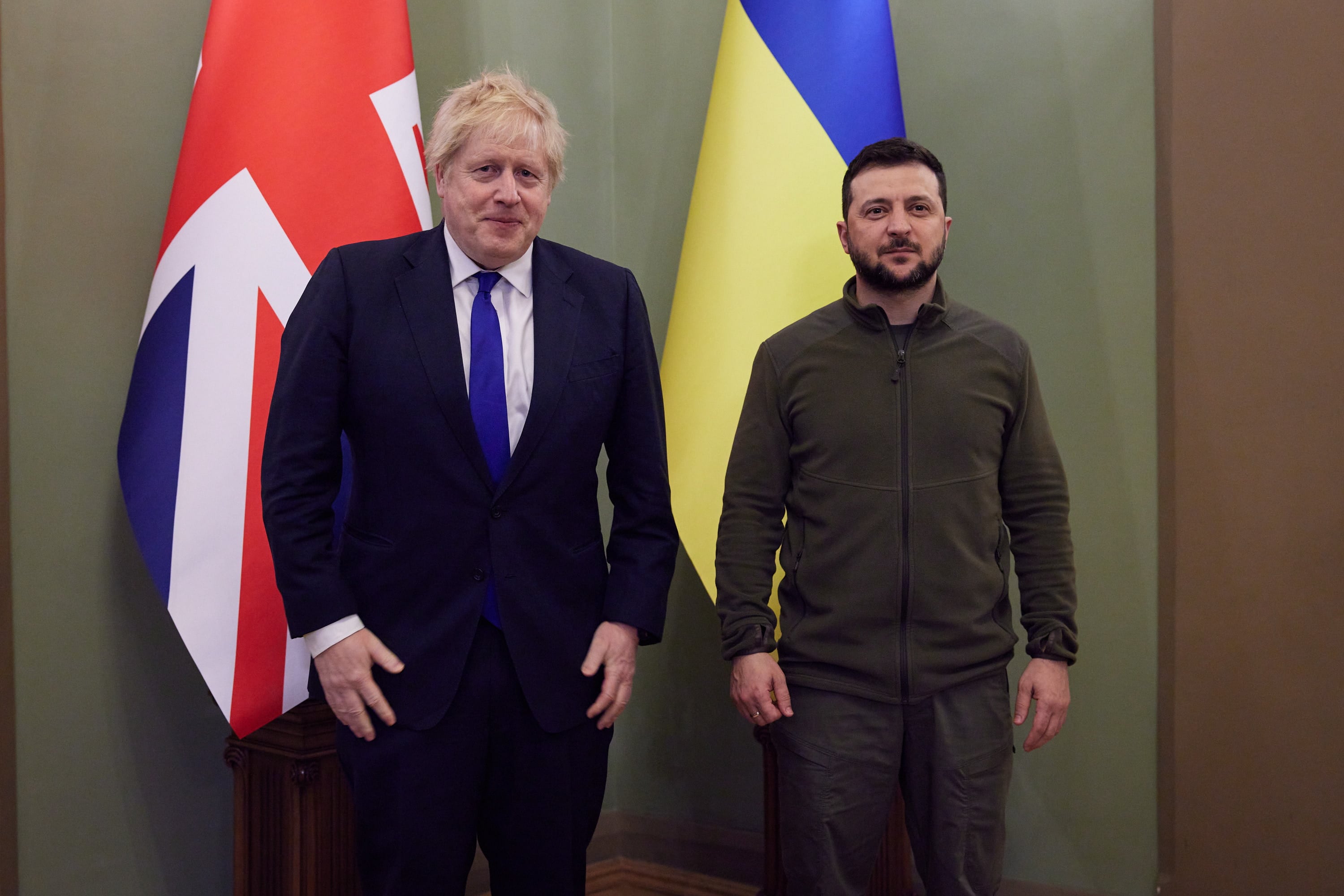 El primer ministro británico, Boris Johnson, junto con su homólogo ucraniano, Volodomir Zelenski, durante su visita a Kiev