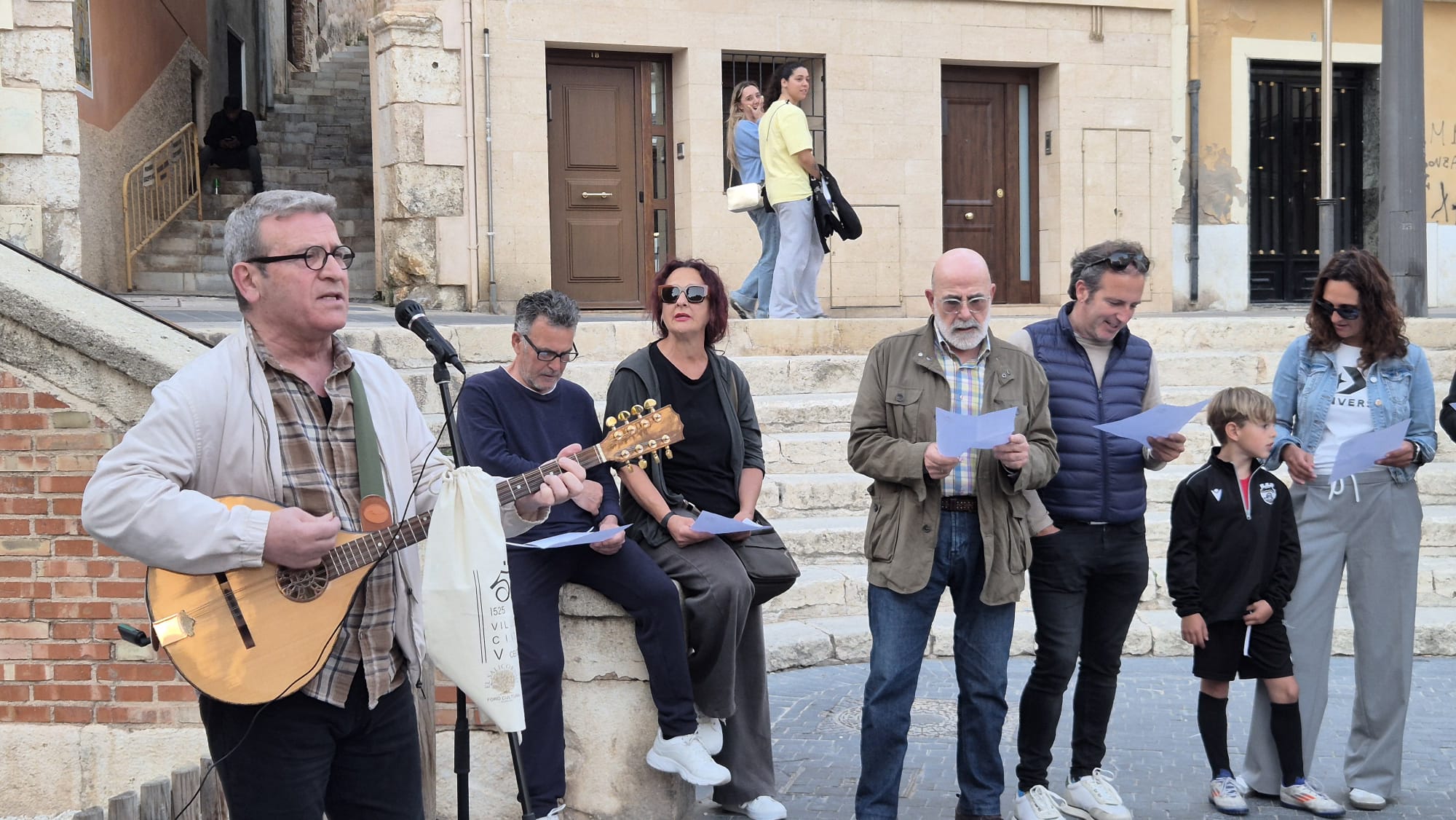 Pepe Cabanes, cantando