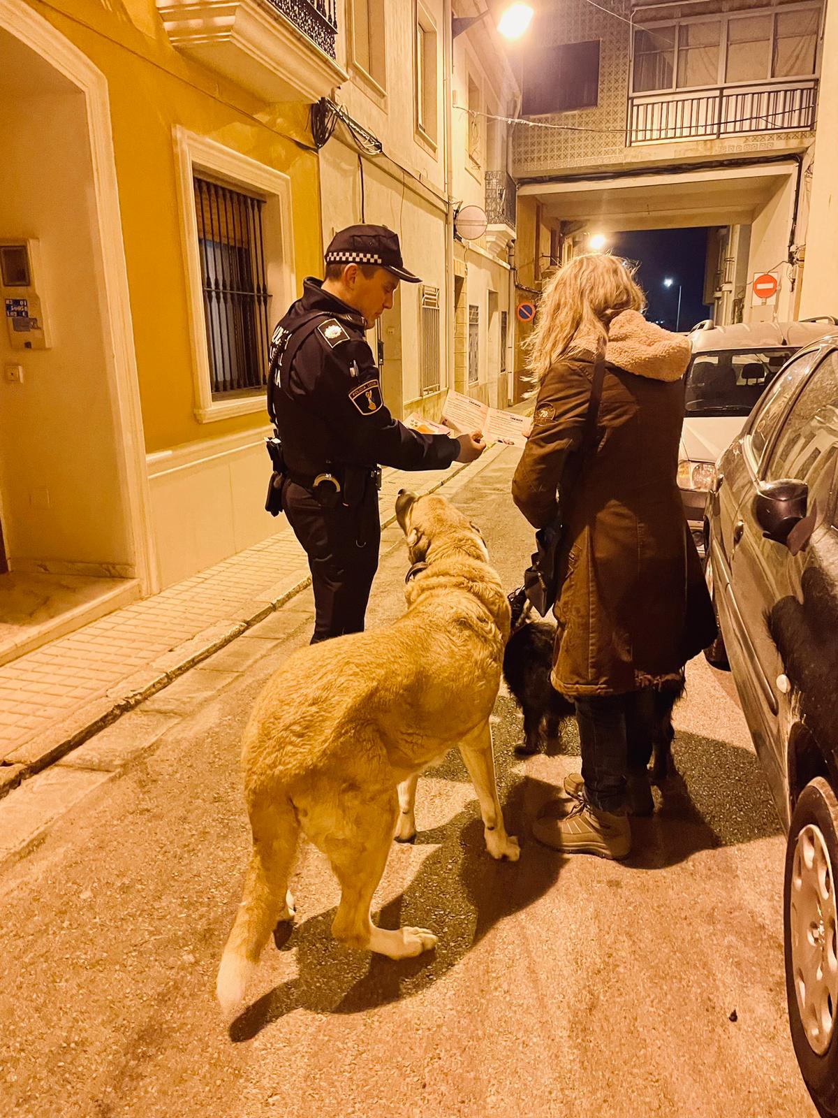 Campaña de supervisión de la tenencia de mascotas en Ondara.