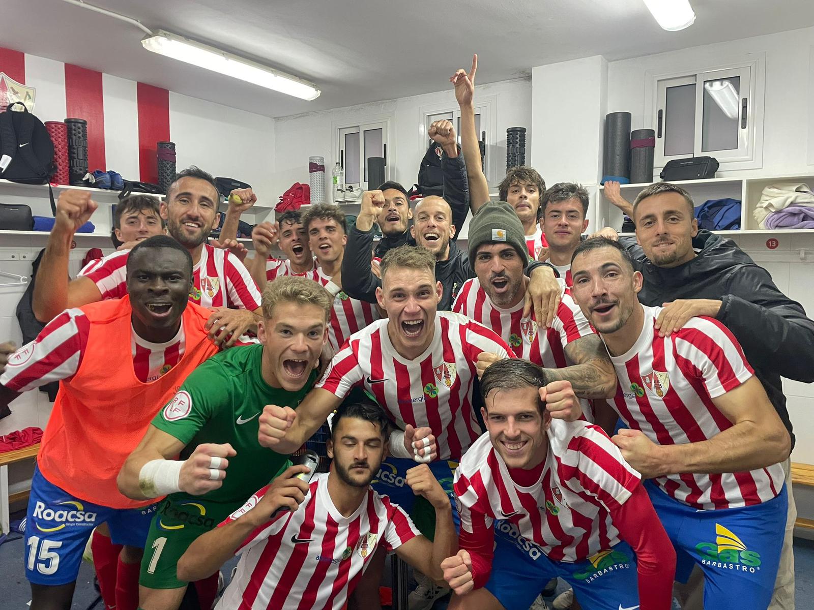 El Barbastro celebra la victoria ante el Calahorra