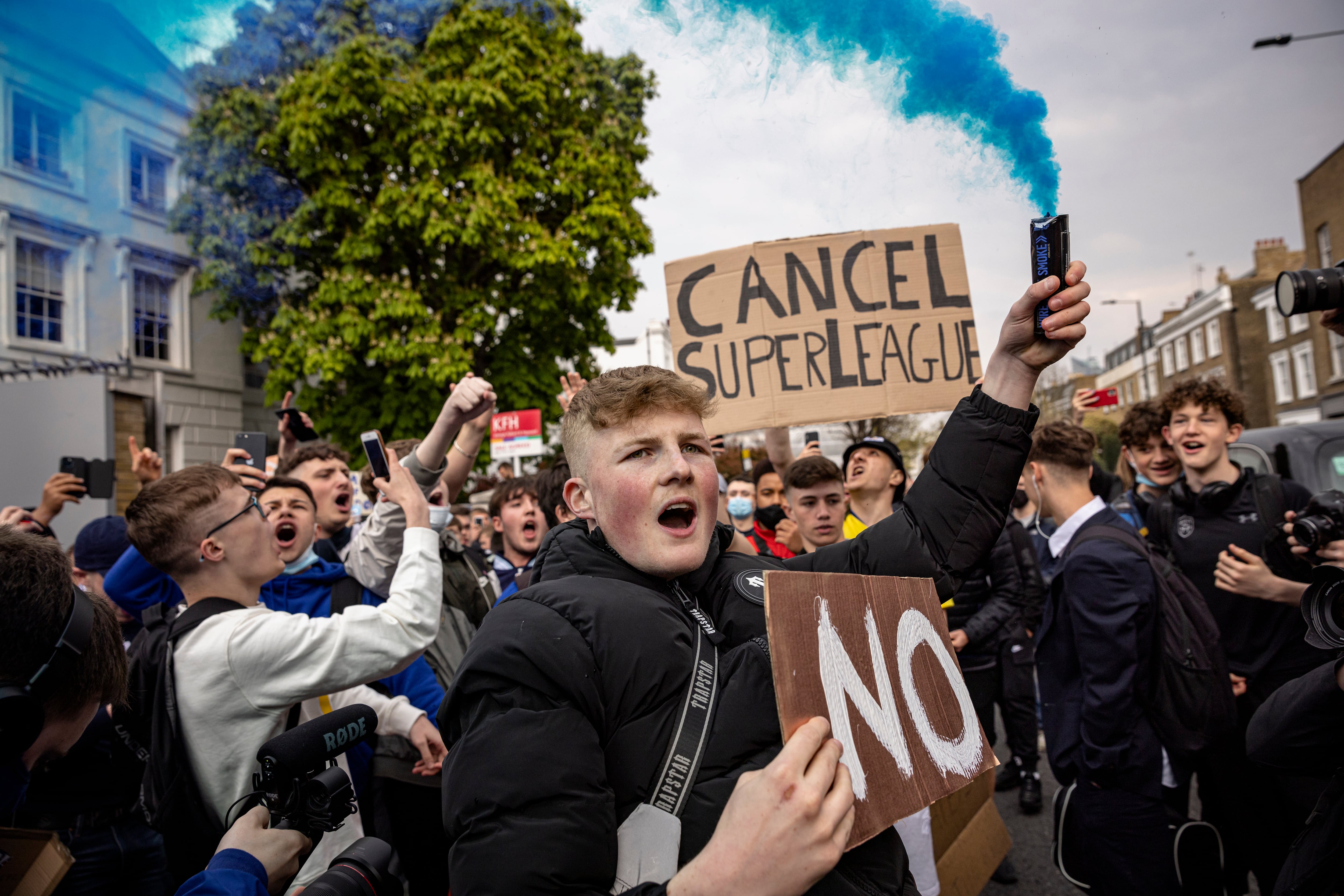 Protesta en Stamford Bridge por la Superliga Europea. (Rob Pinney/Getty Images)