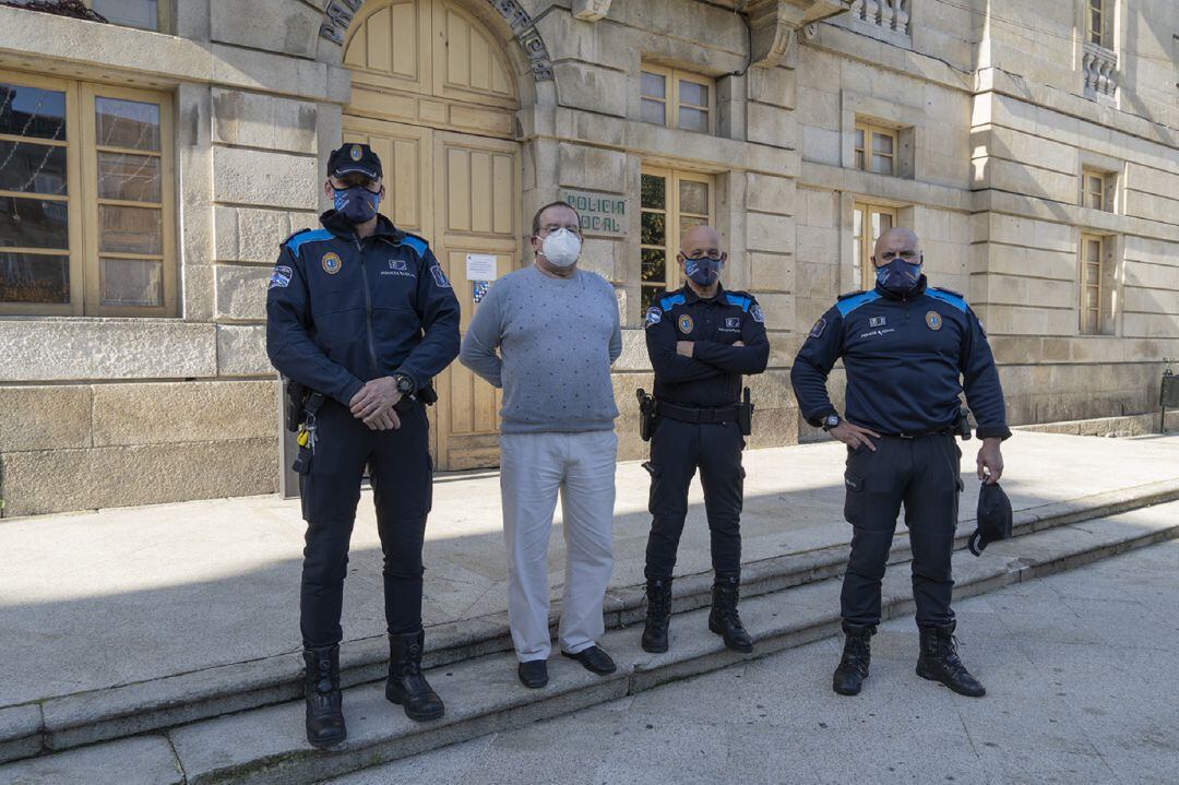 David González, José Ramírez, Avelino Martínez y Manuel Arca, los agentes de la Policía Local de Tui premiados por su labor tras la explosión de Paramos.