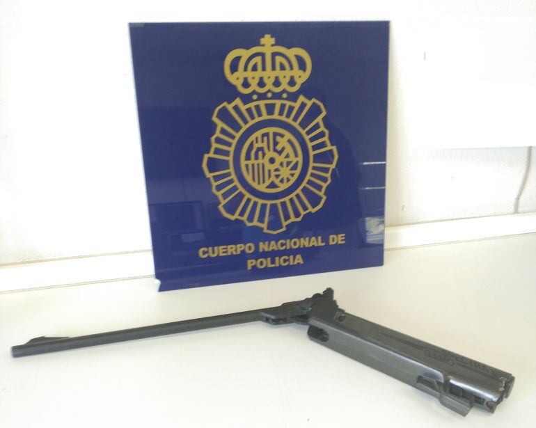 Escopeta de cañones recortados recuperada por la Policía
