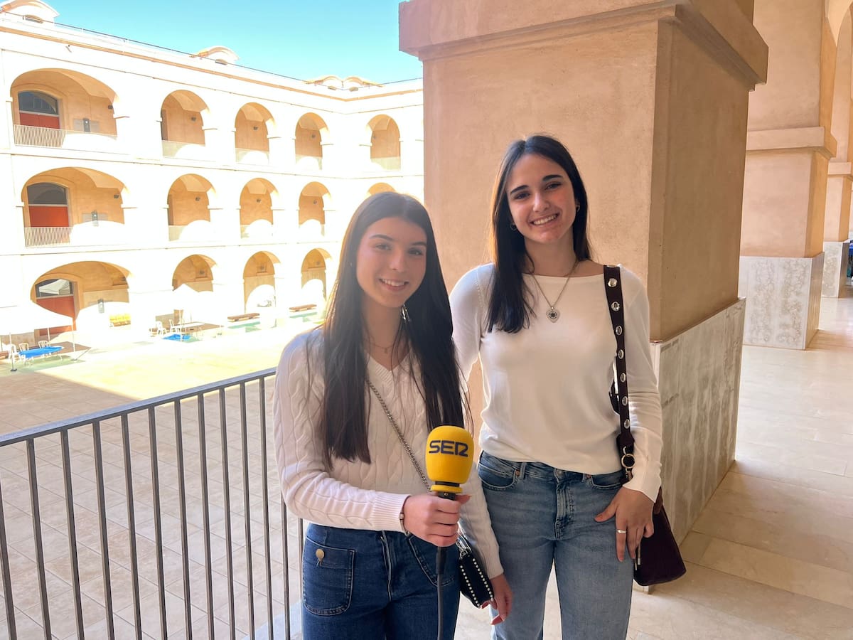 Bea y Claudia descubren su pasión por la ingeniería entre molinos de viento y sueños de Fórmula 1 en la UPCT