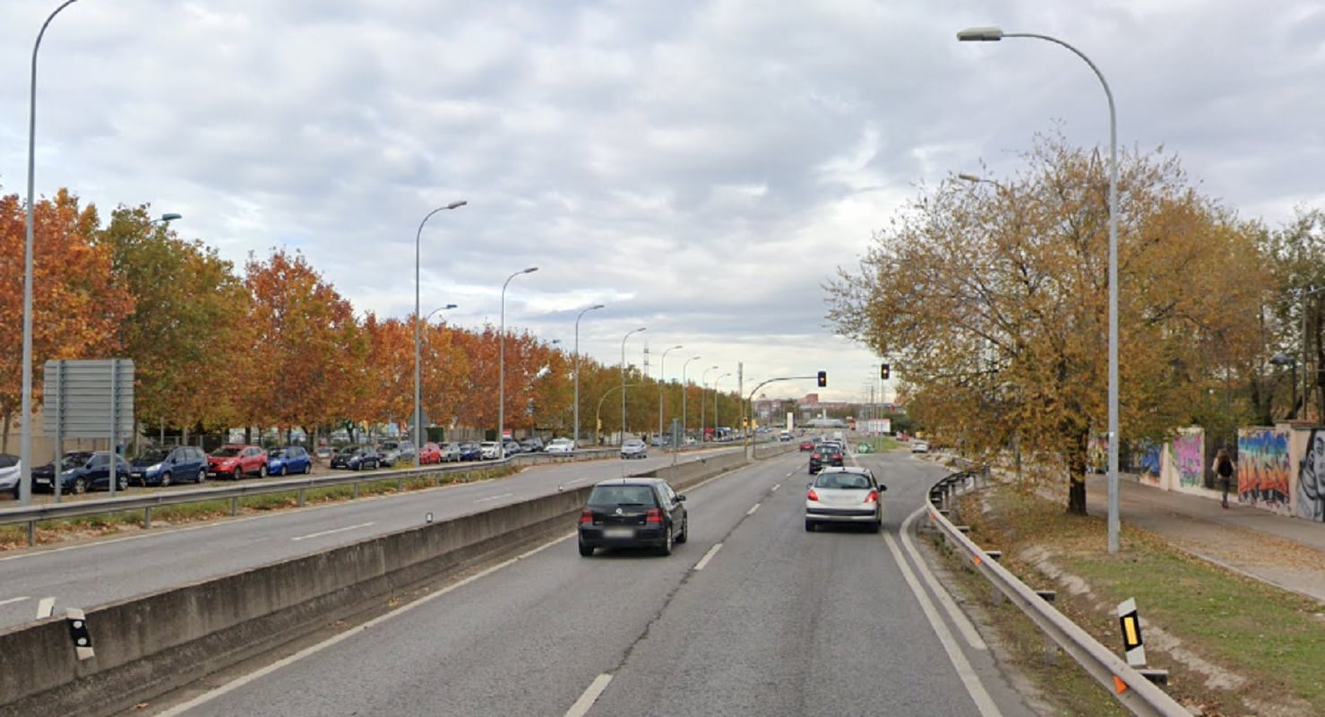 La carretera tiene un límite de 90 kilómetros por hora a pesar de estar inmersa en el entramado urbano de Getafe